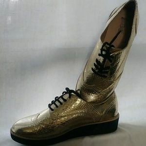 Gold Platform Oxford